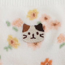 ふくふくにゃんこ 花柄刺繍クルーソックス