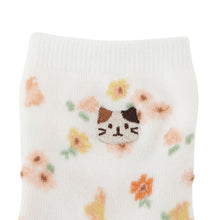 ふくふくにゃんこ 花柄刺繍クルーソックス