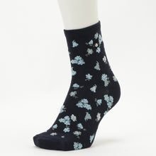 ふくふくにゃんこ 花柄刺繍クルーソックス