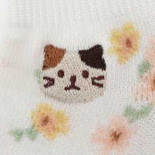 ふくふくにゃんこ 花柄刺繍ショートソックス