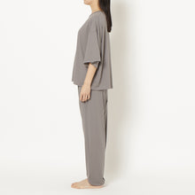 ふくふくにゃんこ きごこちリラフワ パジャマ