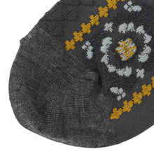 ふくふくにゃんこ  花柄刺繍ショートソックス