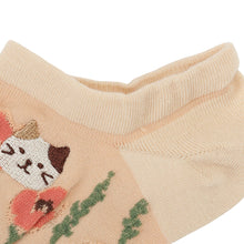 ふくふくにゃんこ  花柄刺繍ショートソックス