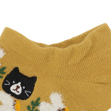 ふくふくにゃんこ  花柄刺繍ショートソックス