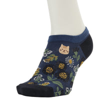 ふくふくにゃんこ  花柄刺繍ショートソックス