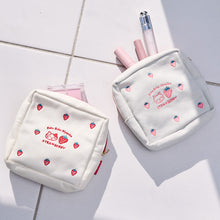 ふくふくにゃんこ いちごボックスポーチ