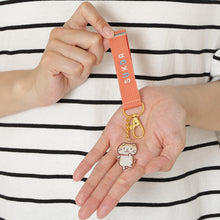 ふくふくにゃんこ スコアバースデー刺繡タグキーホルダー