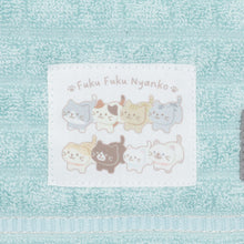ふくふくにゃんこ みつめてタオルチーフ