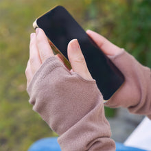 ふくふくにゃんこ UVアームカバー