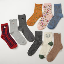 ふくふくにゃんこ 花柄刺繍ソックス