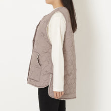 ふくふくにゃんこ 中綿キルトベスト