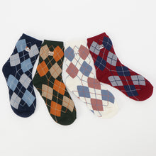 ふくふくにゃんこ アーガイル刺繍パイルソックス