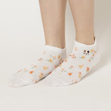 ふくふくにゃんこ 花柄刺繍ショートソックス