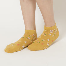 ふくふくにゃんこ 花柄刺繍ショートソックス
