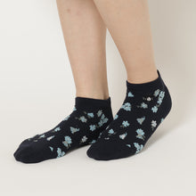 ふくふくにゃんこ 花柄刺繍ショートソックス