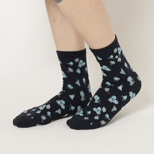 ふくふくにゃんこ 花柄刺繍クルーソックス