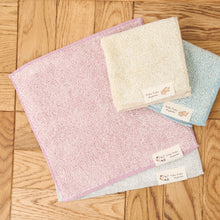 ふくふくにゃんこ  ごろにゃんタオルチーフ