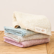 ふくふくにゃんこ  ごろにゃんタオルチーフ