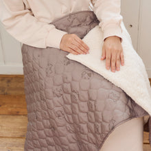 ふくふくにゃんこ 中綿キルト3WAY ブランケット ケープ