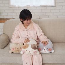 ふくふくにゃんこ まんまるほっぺ寝そべりクッション 【WEB限定】【海外向け商品】