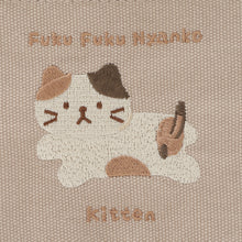 ふくふくにゃんこ KITTEN刺繍ティッシュポーチ