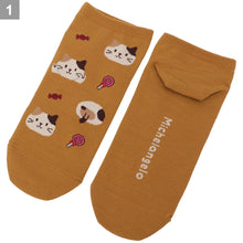 ふくふくにゃんこ 総柄スニーカーソックス