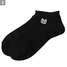 ふくふくにゃんこ 刺繍メロウスニーカーソックス