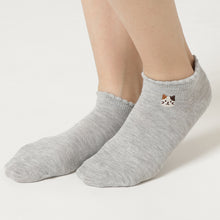 ふくふくにゃんこ 刺繍メロウスニーカーソックス