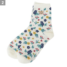 ふくふくにゃんこ 花柄刺繍ソックス