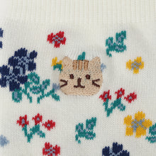 ふくふくにゃんこ 花柄刺繍ソックス