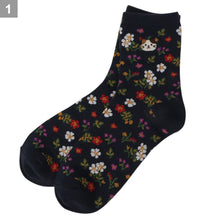 ふくふくにゃんこ 花柄刺繍ソックス