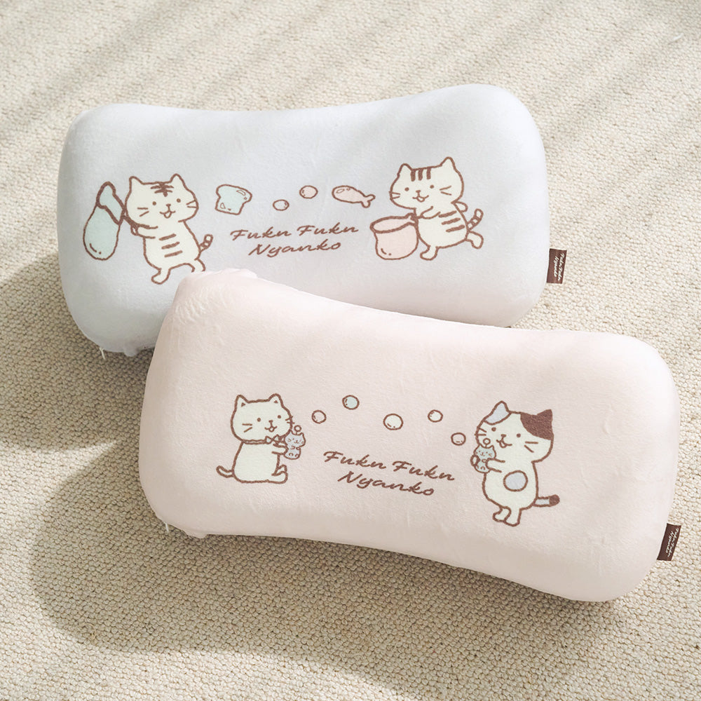 ハピンズ　ふくふくにゃんこ　Bigハートおすわりクッション　ミケランジェロ ミケランジェロ/クッション ｜ にゃんこ別 – HAPiNS online shop