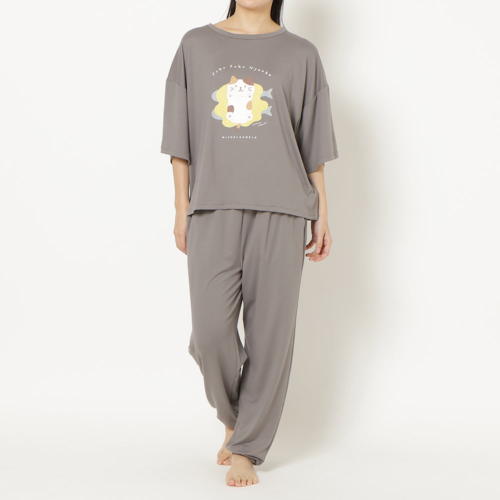 ふくふくにゃんこ きごこちリラフワ パジャマ – HAPiNS online shop