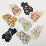 ふくふくにゃんこ  花柄刺繍ショートソックス