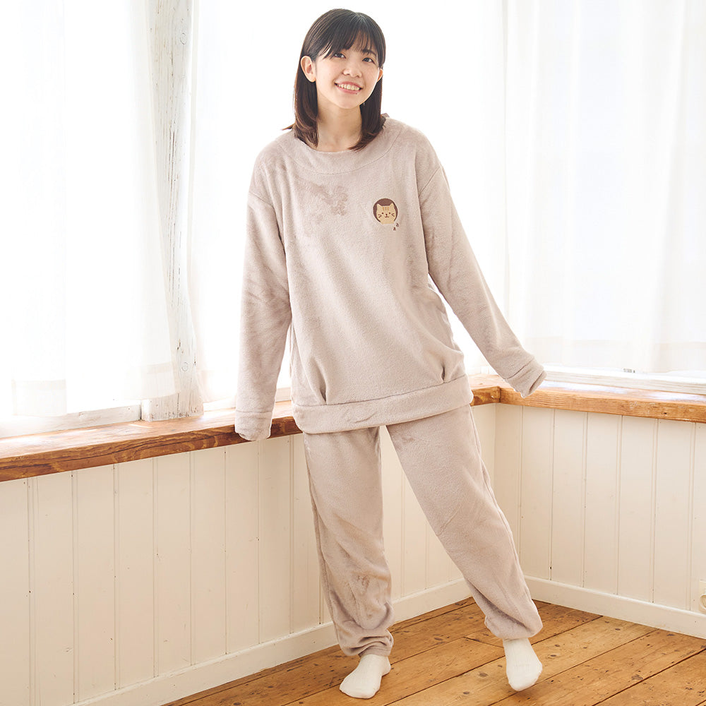 ぽんぽんけーぷぶらうす的なね【WHITE】 nyan Me にゃんみー ブルーナボンボン ふわモコミニ ホワイト | こどもと暮らし