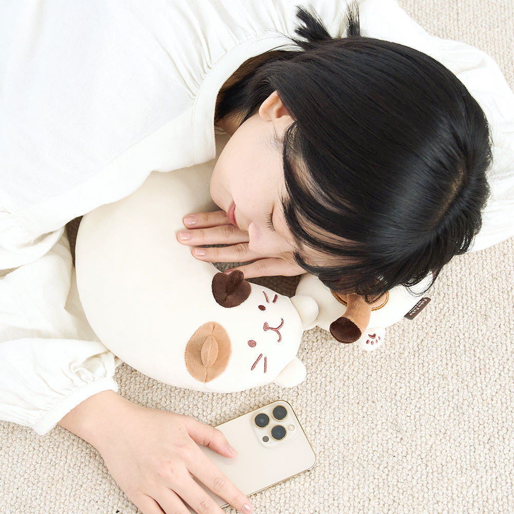 はつこ(ネックレス、枕) ふくふくにゃんこ なついてネックピロー – HAPiNS online shop