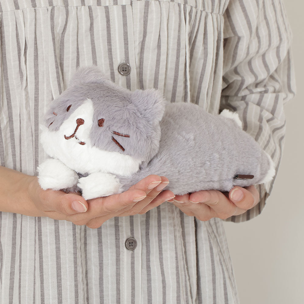 ふくふくにゃんこ ぬいぐるみペンポーチ(ハッチ・しろたまちゃん ふくふくにゃんこ ぬいぐるみペンポーチ(ハッチ・しろたまちゃん