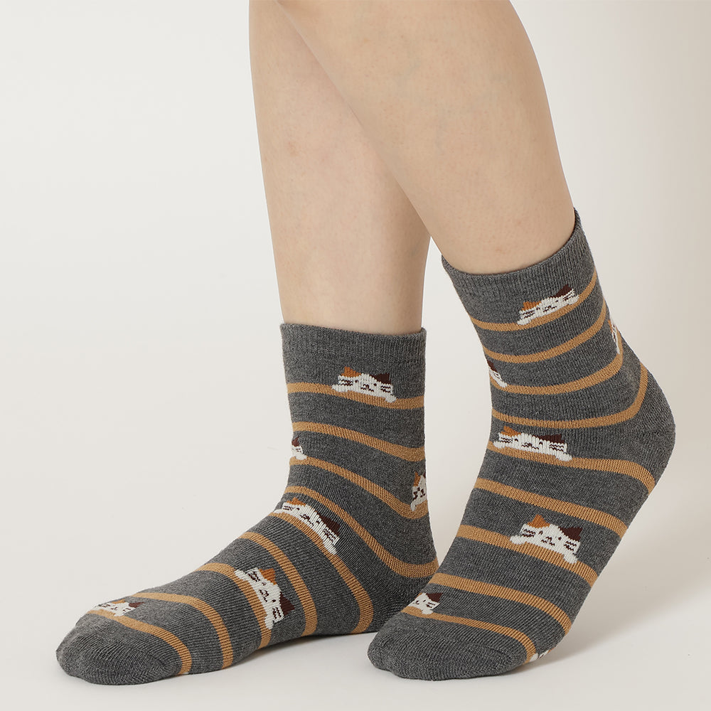 ふくまる ふくふくにゃんこ しましまパイルソックス – HAPiNS online shop