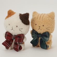  ふくふくにゃんこ タータンリボンおすわりマスコット
