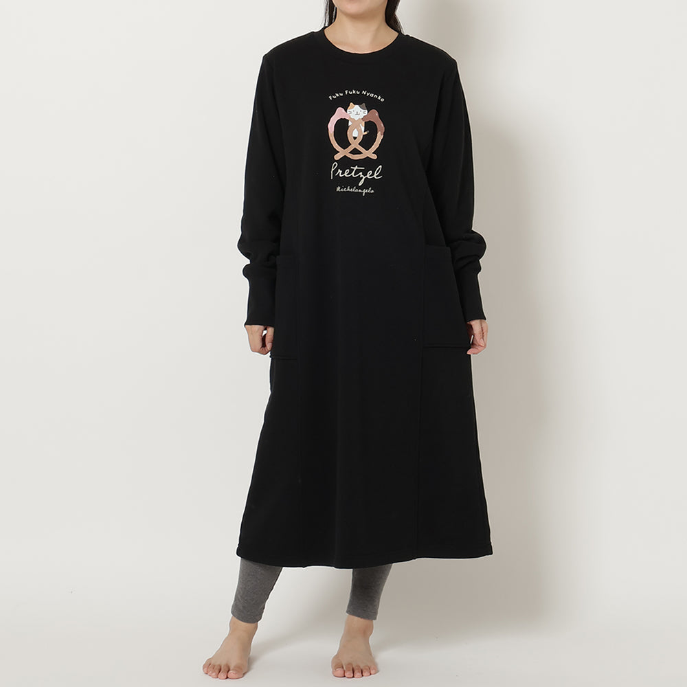 ふくふくにゃんこ スウェットワンピース – HAPiNS online shop