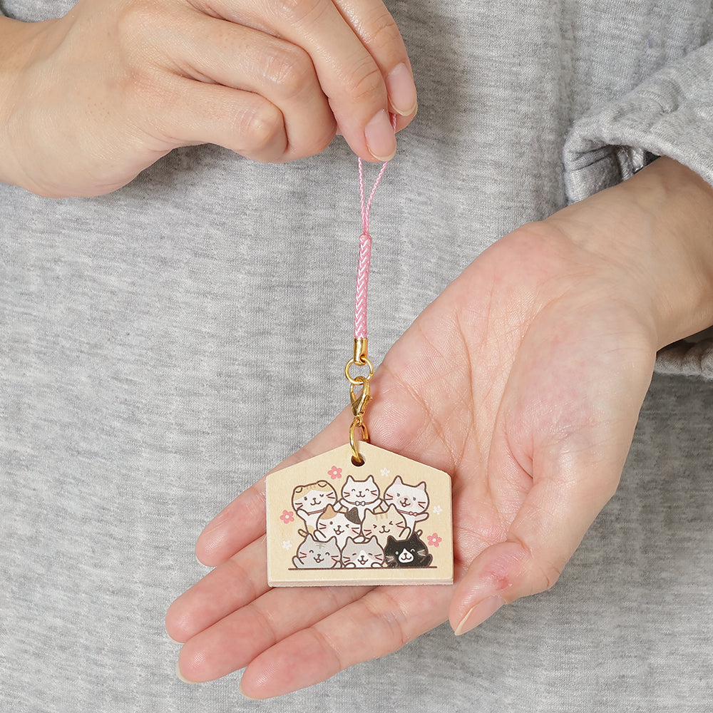 ふくふくにゃんこ ふくふく絵馬ストラップ – HAPiNS online shop