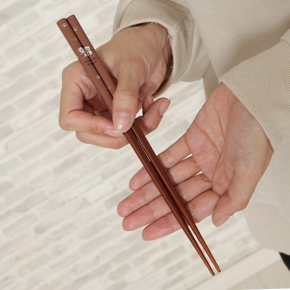 再入荷】ふくふくにゃんこ 国産天然木製 箸 – HAPiNS online shop