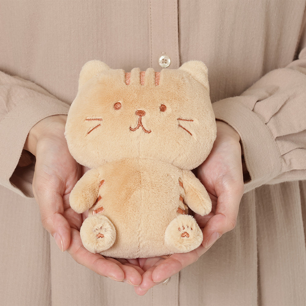 ふくふくにゃんこ ブラウンおすわりマスコット – HAPiNS online shop