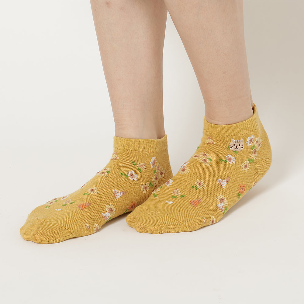 ふくふくにゃんこ 花柄刺繍ショートソックス – HAPiNS online shop