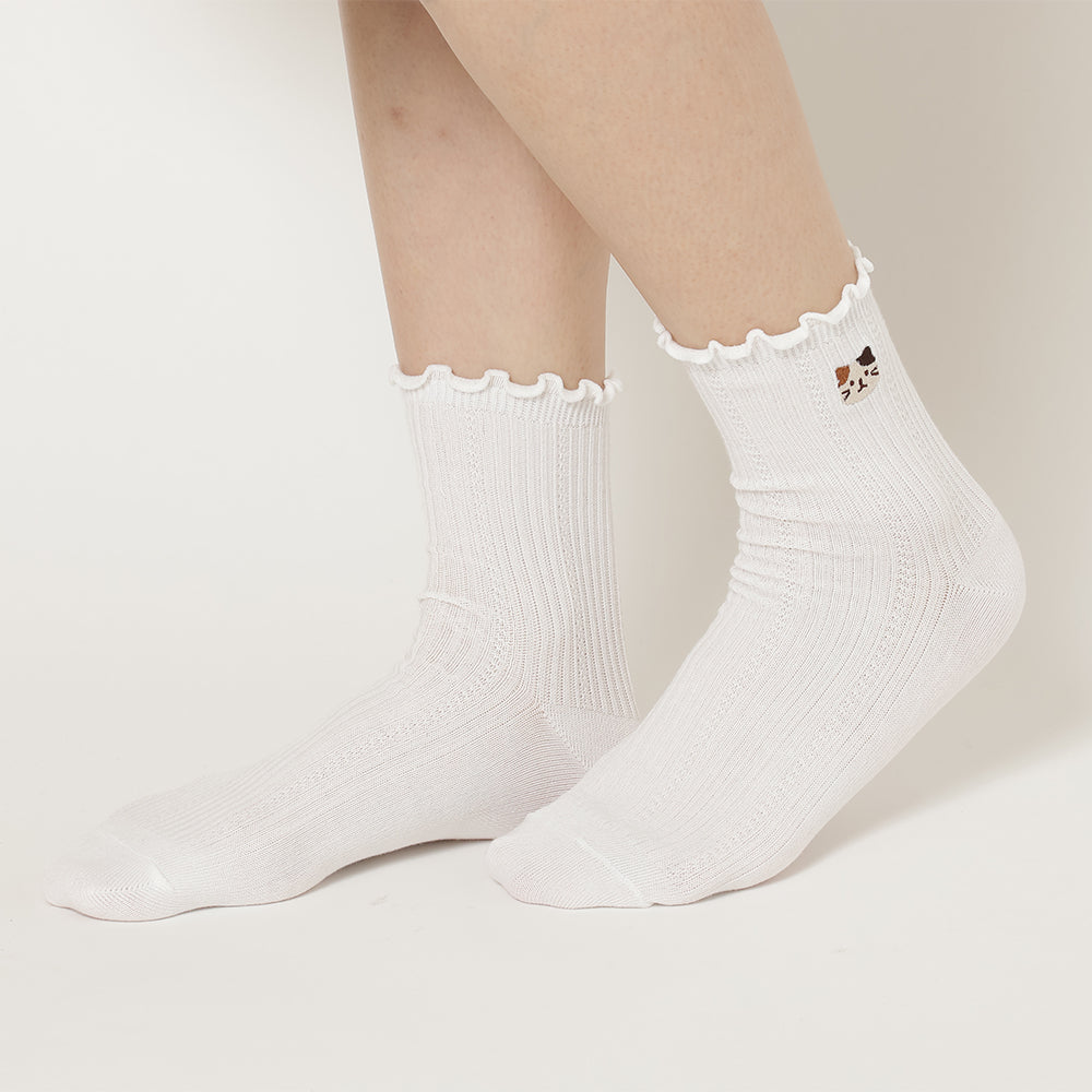 ふくふくにゃんこ メロウ刺繍クルーソックス – HAPiNS online shop
