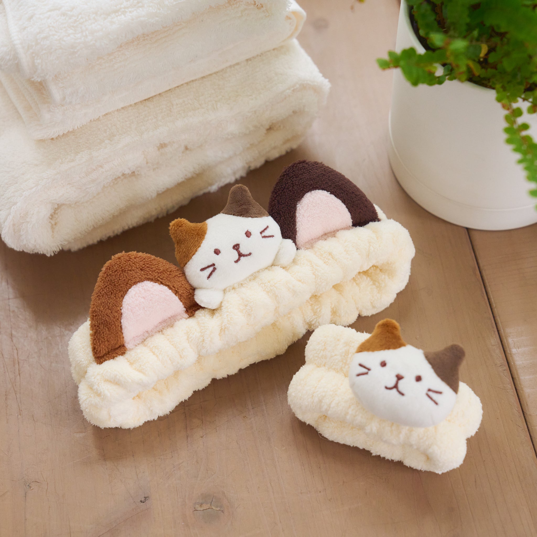ふくふくにゃんこ マスコットヘアバンドプラス – HAPiNS online shop