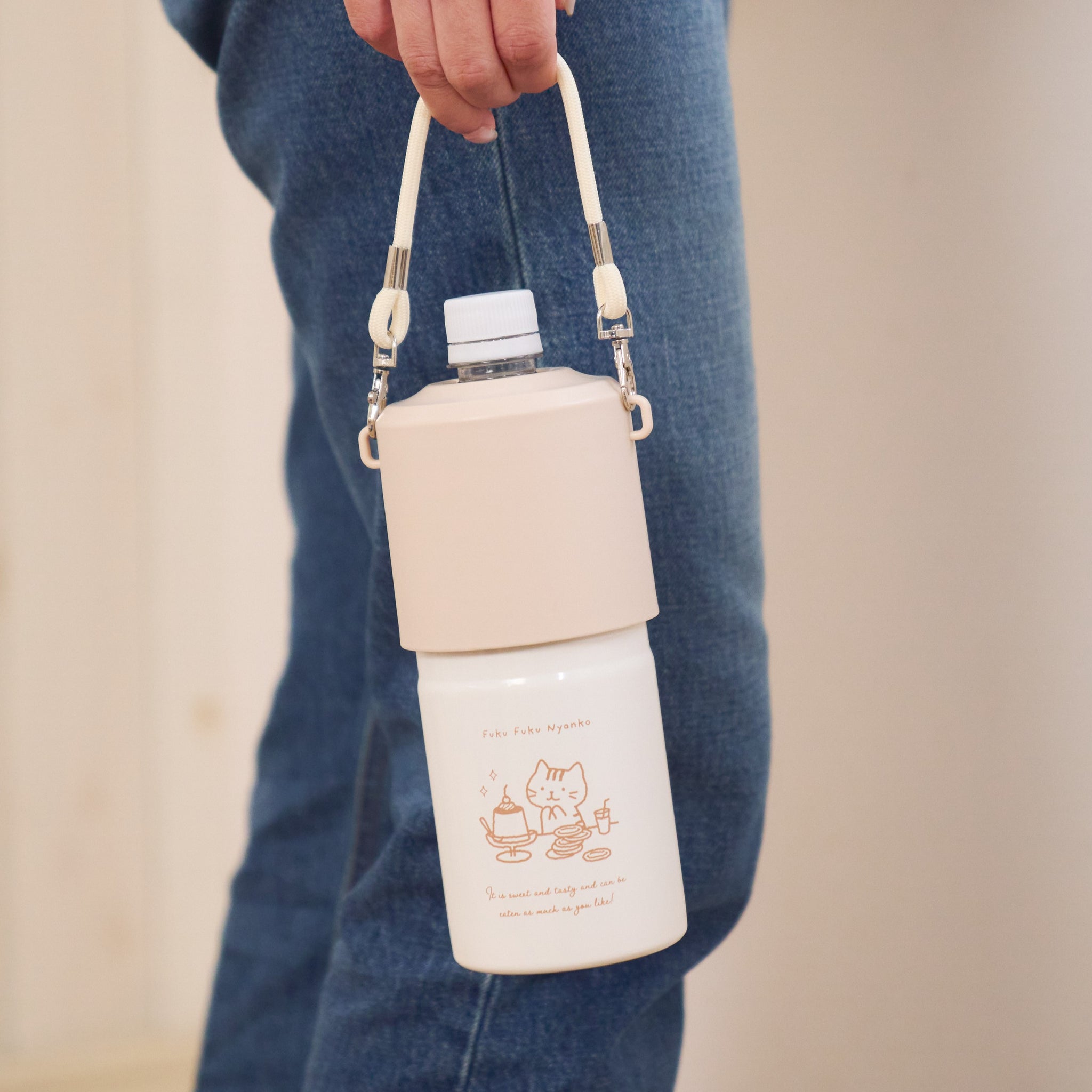 ふくふくにゃんこ スイーツカフェペットボトルクーラー – HAPiNS