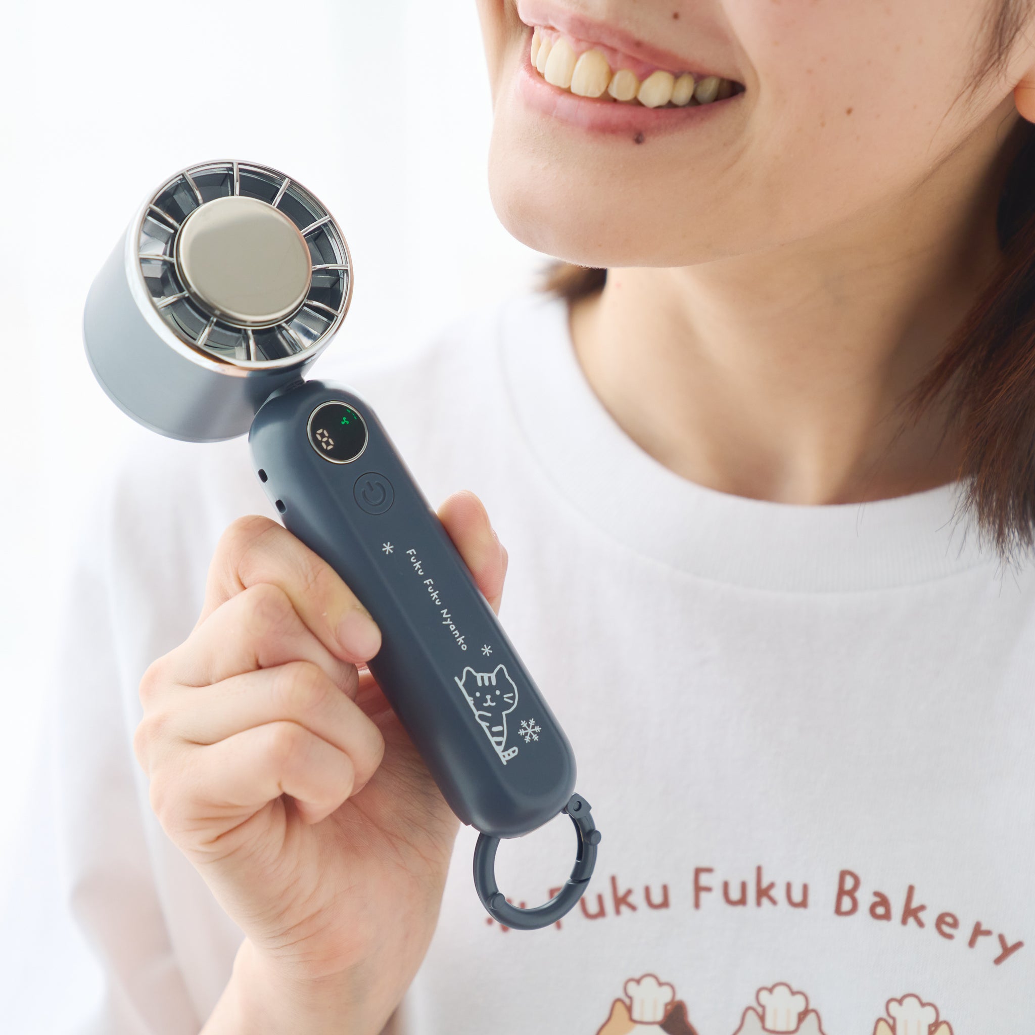 ふくふくにゃんこ ひんやり冷却プレートファン アイボリー・ネイビー 2個セット ふくふくにゃんこ ひんやり冷却プレートファン アイボリー