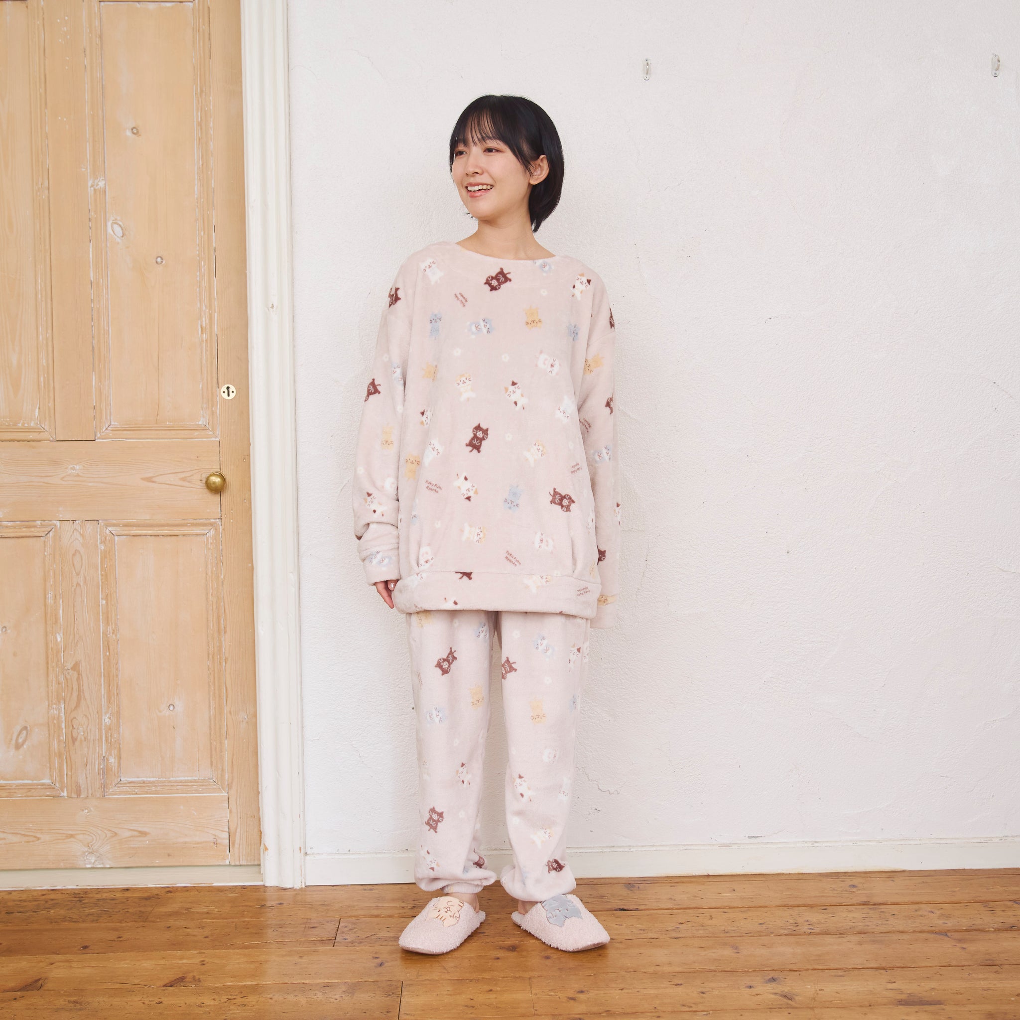 ふくちゃん ふくふくにゃんこ フランネル被りパジャマ – HAPiNS online shop