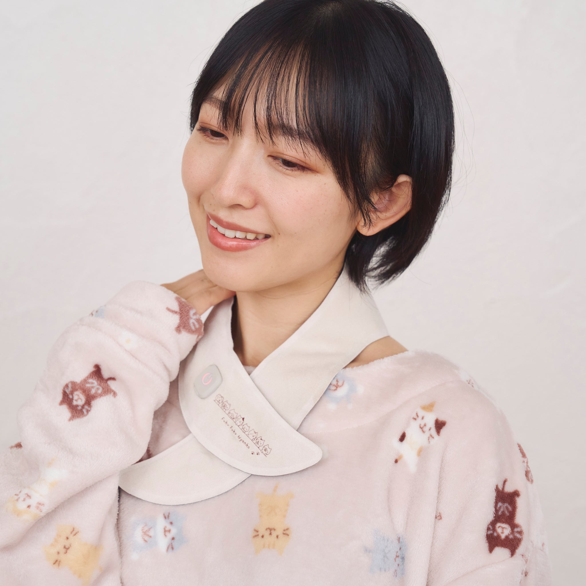 ふくふくにゃんこ充電式あったかスカーフ – HAPiNS online shop